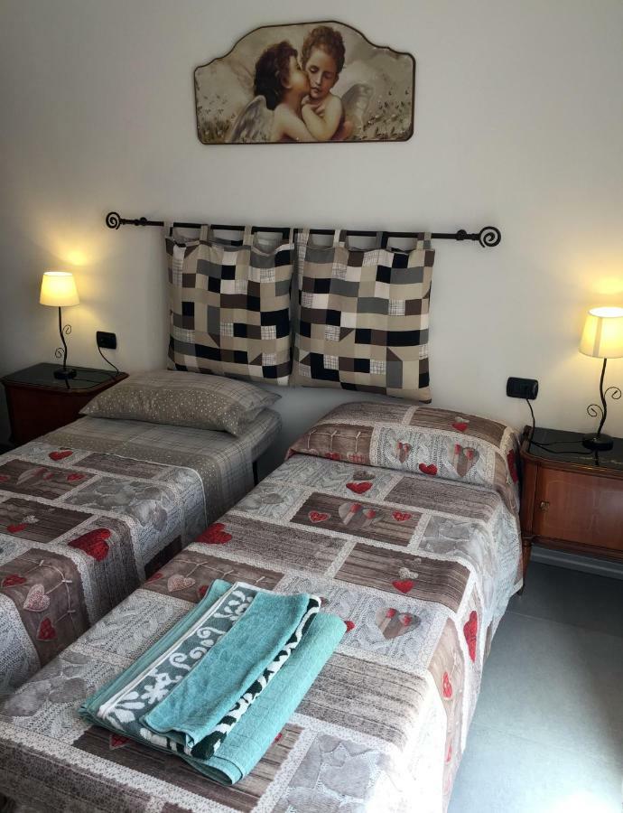B&B Honey Rooms 萨龙诺 外观 照片