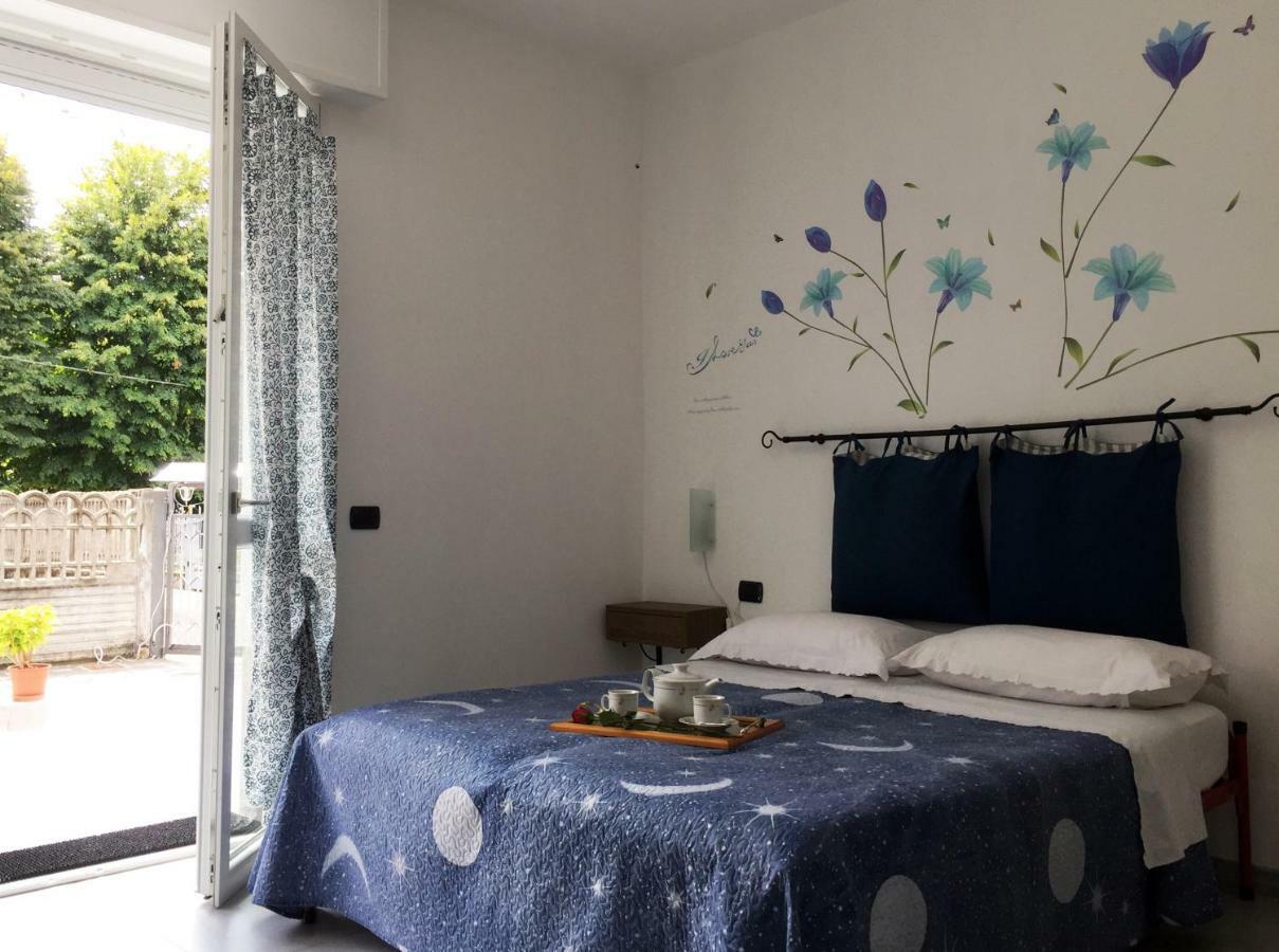 B&B Honey Rooms 萨龙诺 外观 照片